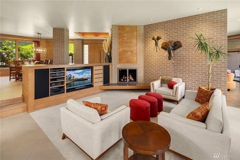 Award winning Woodinville interior design by Design Perfect Home Staging.